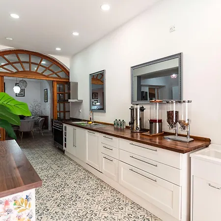 8 At Palazzo Seraphim Boutique Living In St Julians 게스트하우스 3*