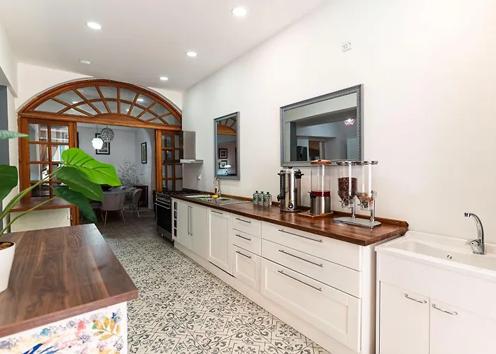 8 At Palazzo Seraphim Boutique Living In St Julians Gæstehus 3*