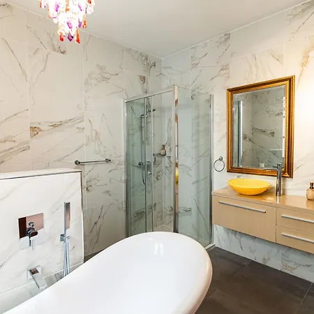 8 At Palazzo Seraphim Boutique Living In St Julians Pensionat St. Julian's